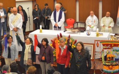 Eucaristía de clausura del IV Congreso de Teología: Peter Hughes invita a ponerse a los pies de la cruz
