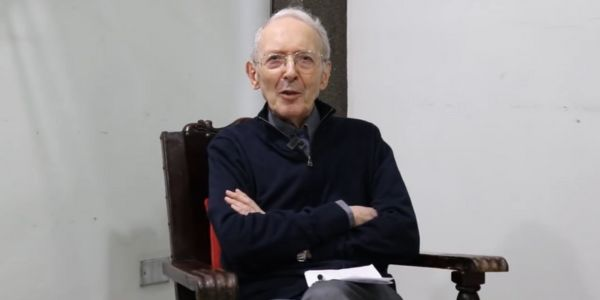 El teólogo Jon Sobrino honra a Gustavo Gutiérrez y recuerda a los mártires de El Salvador